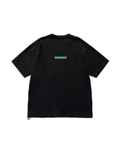 画像をギャラリービューアに読み込む, Green Lights Graphic Printed S/S T-shirt
